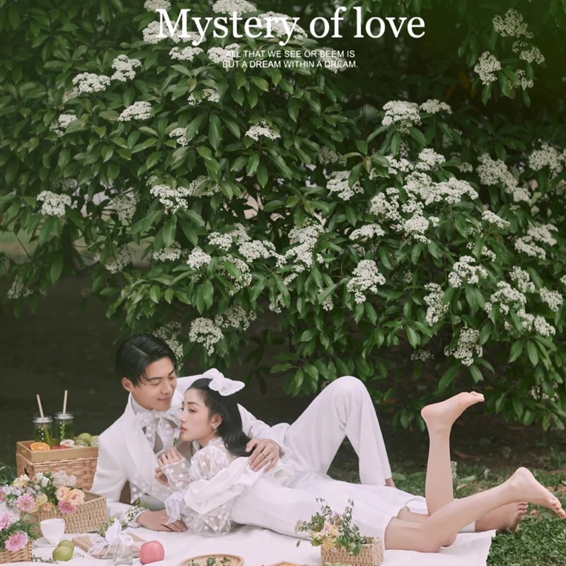 新款照相馆主题外景旅拍服装婚纱摄影情侣写真法式公主拍照短裙礼