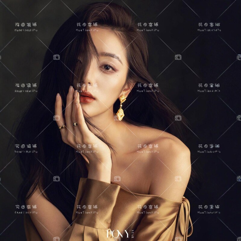 新款影楼肖像写真服装时尚气质高级感轻熟女杂志风形象照摄影礼服