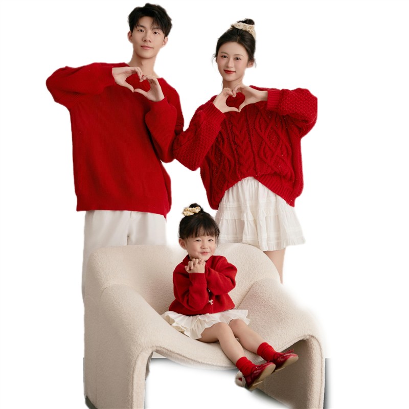 2024影楼新年家庭纪实主题一家三口亲子装全家福红色毛衣摄影服装
