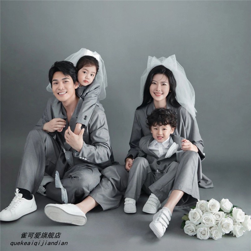 影楼主题情侣高级灰西装宽松杂志画报四口全家福艺术写真摄影服装