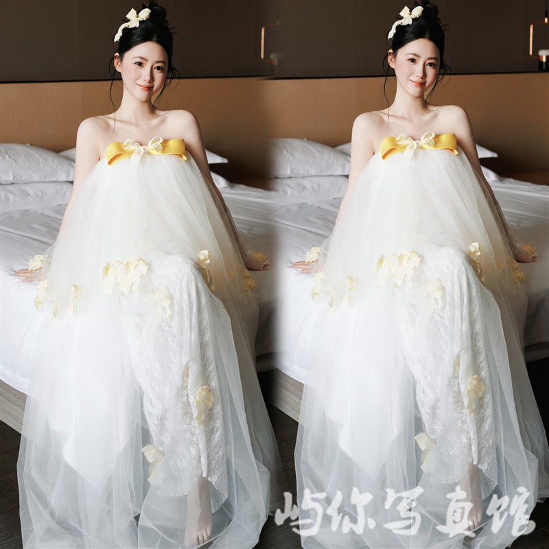 照相馆新款晨袍喜嫁主题法式梦幻甜美仙女高级抹胸裙敬酒婚纱摄影