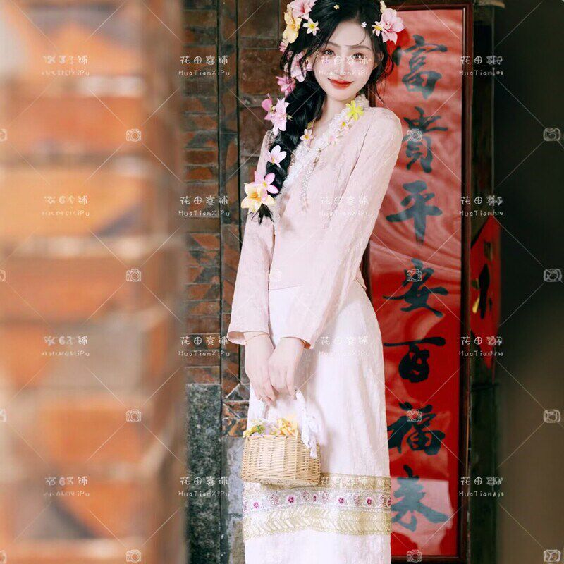 新款小娘惹簪花旅拍服女西双版纳少数民族刺绣服装小清新摄影服