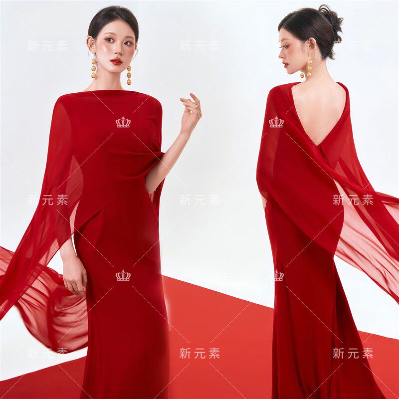 影楼红色新年喜庆亲子主题一家六口家庭装摄影拍照气质毛衣全家福