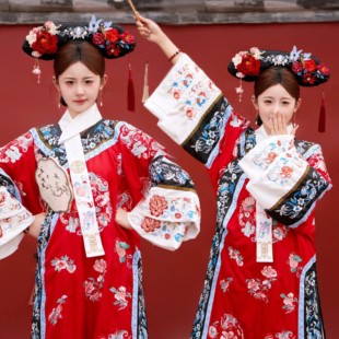 新款宫廷风清代红色印花格格服新中式清朝汉服女旅拍写真摄影服装