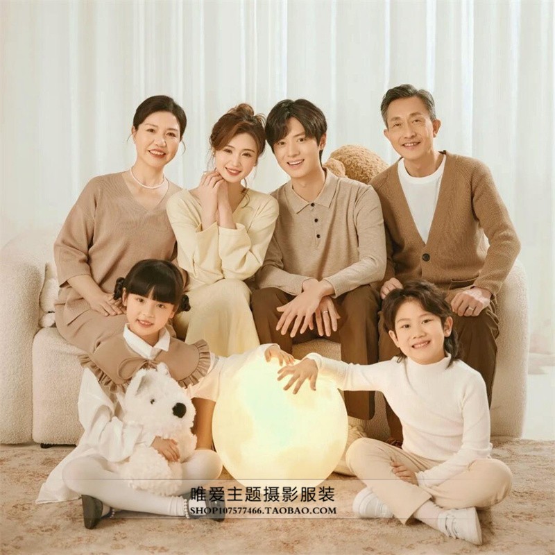 照相馆亲子装全家福主题服装韩系玩偶小熊一家六口家庭装拍照毛衣