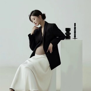 影楼孕妇拍照服法式高级感缎面白色长款半身裙女黑色西装外套服装