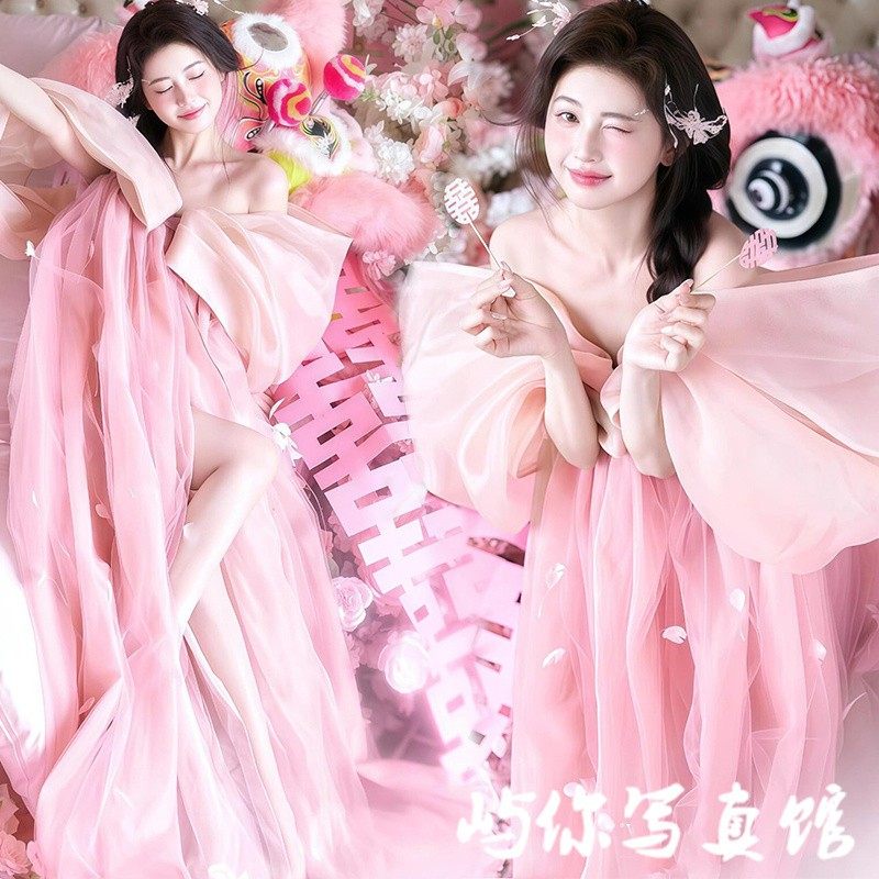 影楼新款喜嫁主题订婚晨袍少女感甜美粉色礼服高级感写真摄影服装