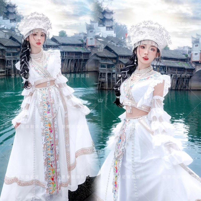 苗疆少女新款刺绣苗族服装少数民族风云南大理旅拍异域风情服装