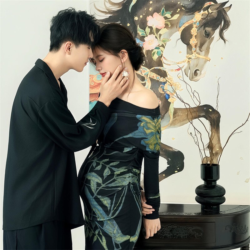 25照相馆新款主题孕妈咪服装情侣款新中式高级感摄影大肚衣服在家图片