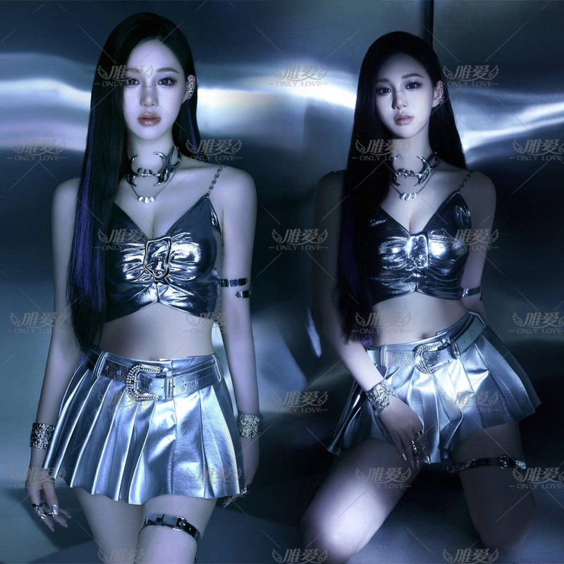 工作室赛博辣妹朋克写真主题服AI未来感女团拽姐万圣节夜店演出服