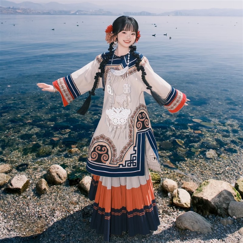 彝族风中式民族服装女装新款印花套装旅拍写真火把节少数民族服饰