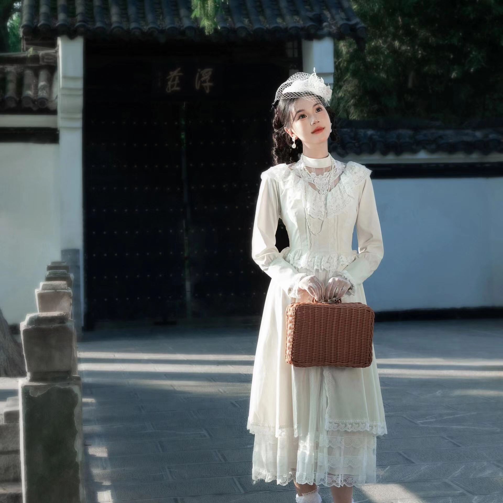 清汉服女和留洋大小姐闺蜜写真拍照服装复古风清朝格格服旅拍衣服