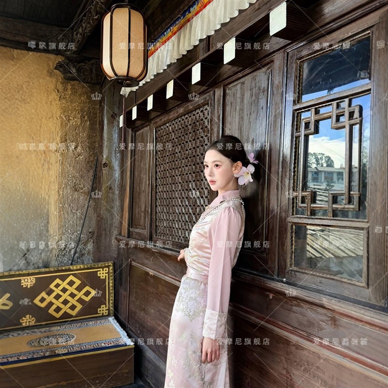 新款气质西藏藏服服装藏袍博拉女士长款长裙藏式藏族民族旅拍写真