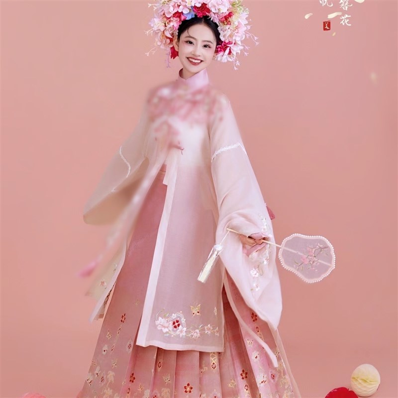 照相馆服题汉服男女婚纱拍照古装复唐国潮中式演出新品主题情侣衣