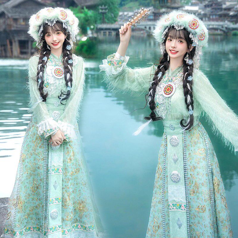 爆款新款纳西族服装清新苗疆少女旅拍写真摄影服饰民族风民族特色