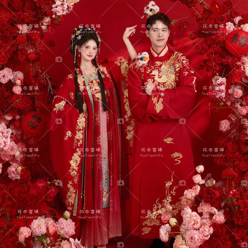新款照相馆主题新中式汉服俏皮喜庆古装婚纱照婚服男女拍照摄影服