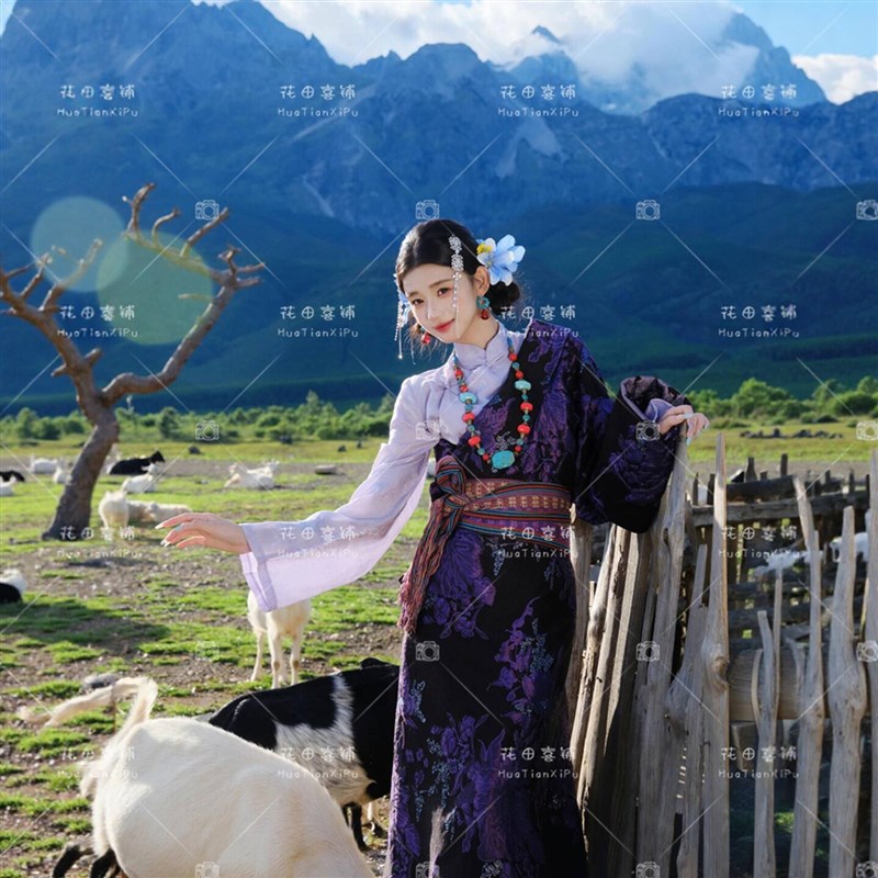 新款藏式博拉藏袍藏服藏装写真藏族旅拍西藏民族拉萨时尚服装