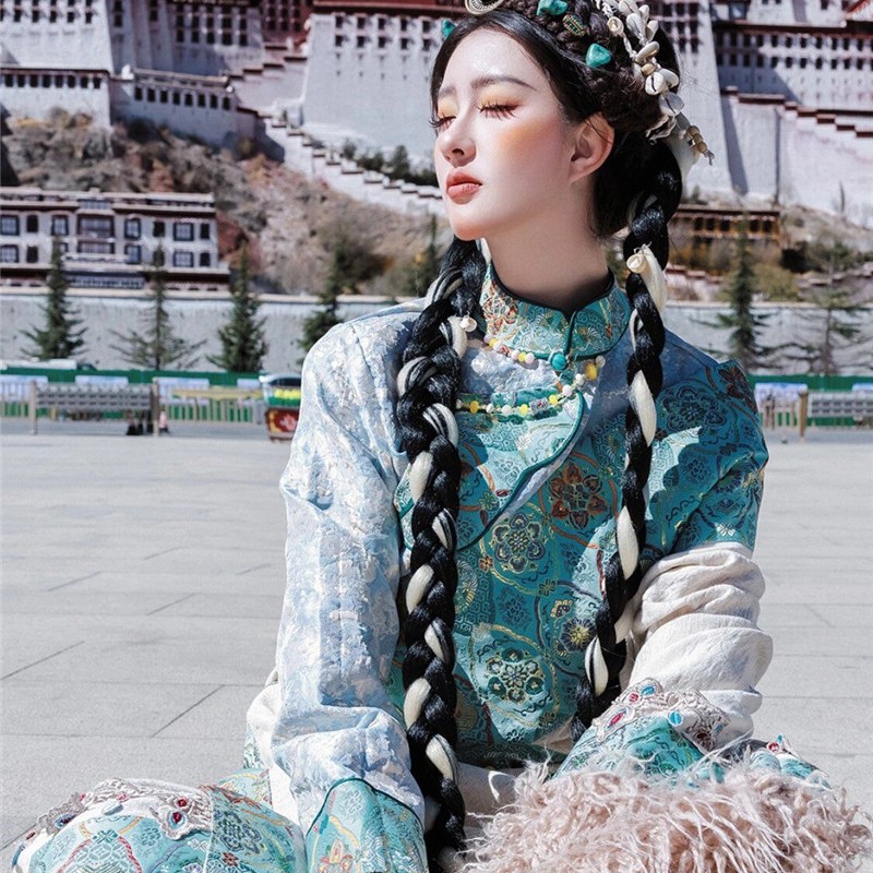 藏族服装女藏服网红藏袍长袍云南大理拉萨旅拍照写真舞蹈摄影服装
