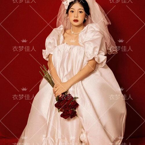 影楼新款80年代古董婚纱写真主题复古港风宫廷礼服少女艺术照摄影