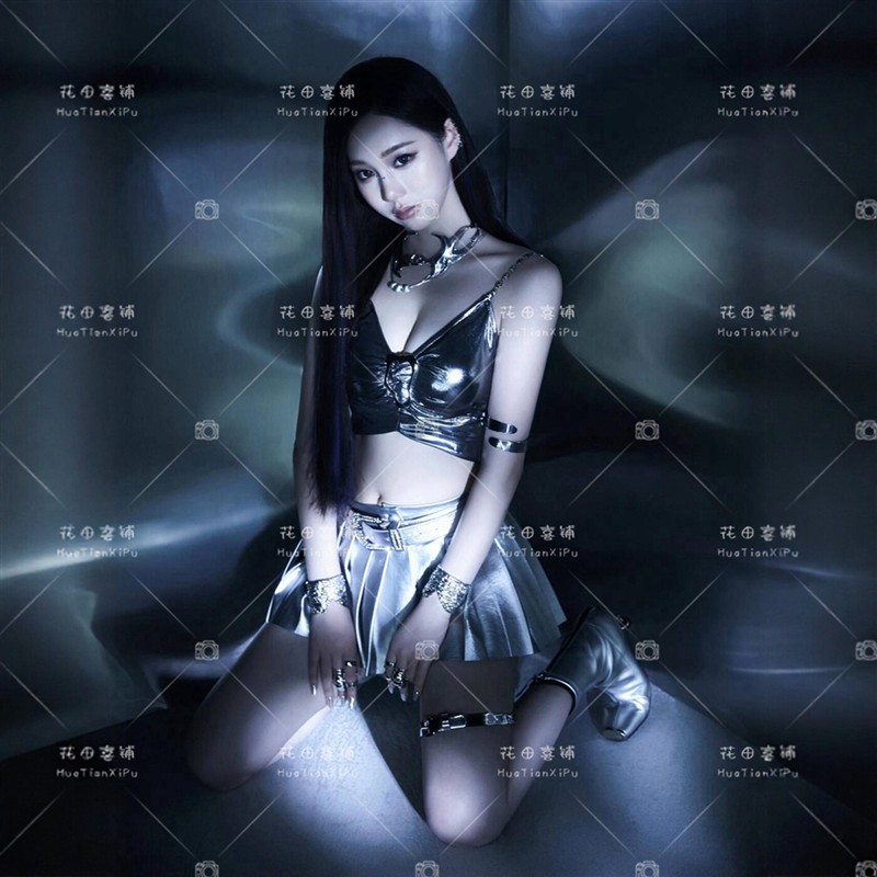 工作室赛博辣妹朋克写真主题服AI未来感女团拽姐万圣节夜店演出服