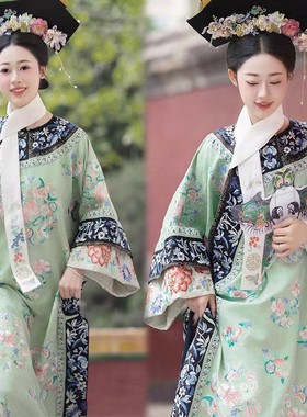 新款宫廷风清代印花格格服国风新中式清朝汉服女旅拍写真摄影服装