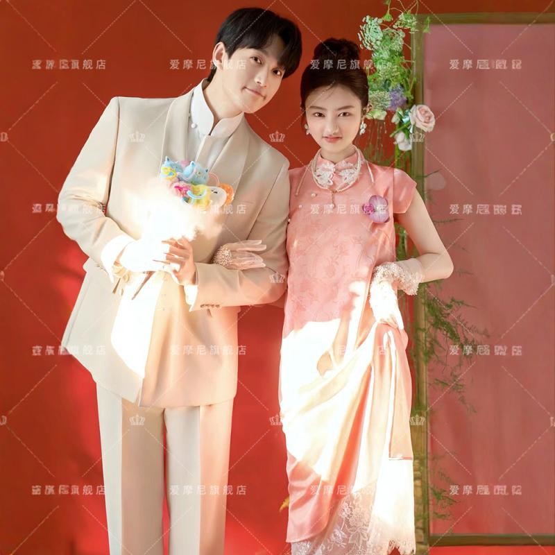 影楼主题情侣新中式改良旗袍连衣裙法式复古喜嫁婚纱照订婚敬酒服