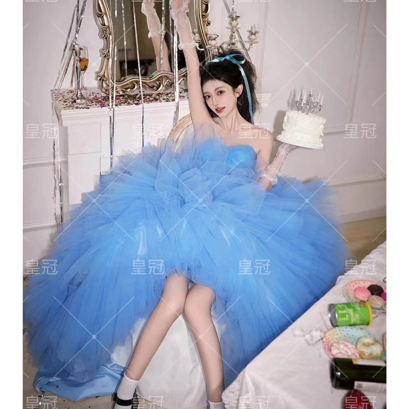 新款韩杂少女生日写真主题服装时尚小清新画报风轻婚纱艺术照摄影