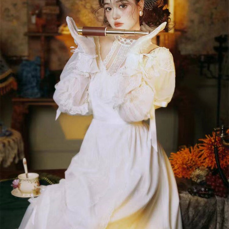 照相馆复古法式油画风轻婚纱少女高级感艺术照留洋大小姐洋装旅拍