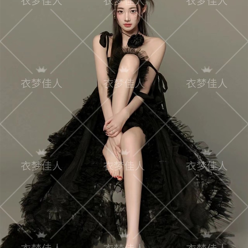 2024新款暗黑系照相馆韩杂肖像少女极简风写真私房艺术照摄影服装