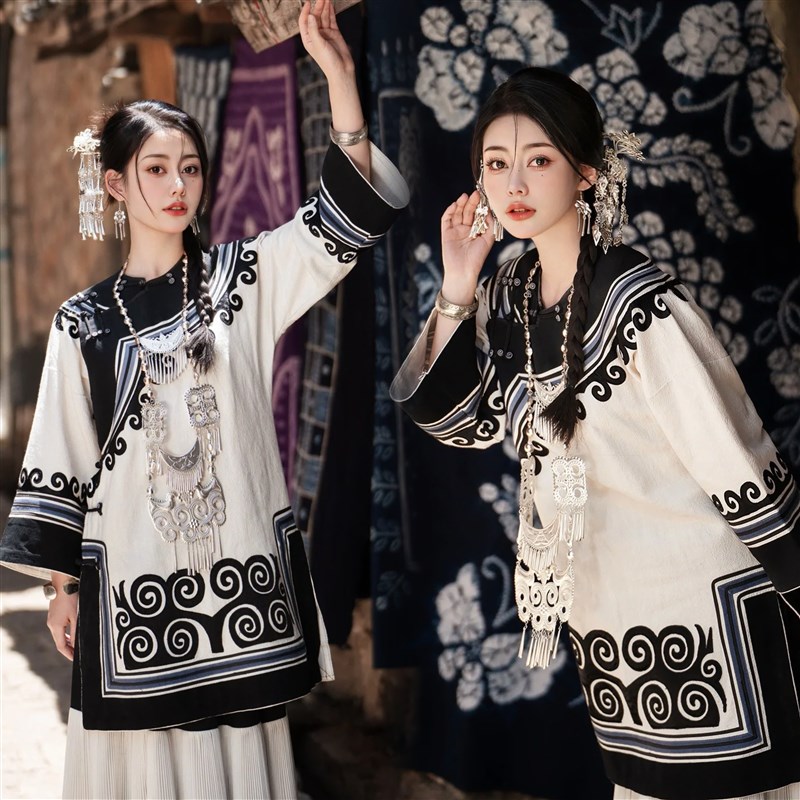 新款苗疆少女彝族民族风服饰云南少数民族服装女照相馆旅拍摄影服