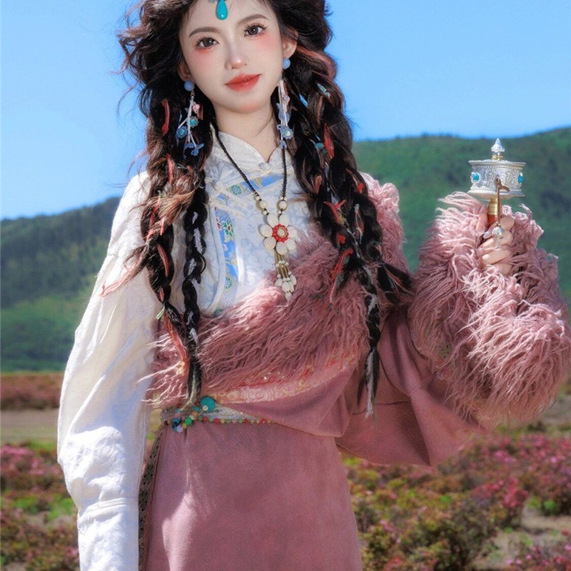 藏服高端藏族服装女粉色春秋季藏袍长版藏袍云南西藏旅拍摄影写真