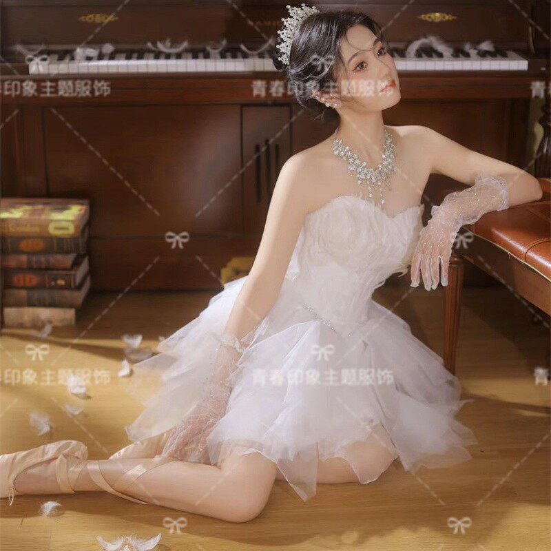 影楼新款主题法式梦幻纯欲风白色羽毛抹胸裙私房芭蕾艺术照摄影服