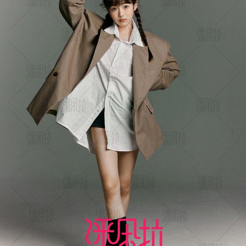 2023照相馆新款少女西服形象照服装个性画报杂志风西装艺术照摄影