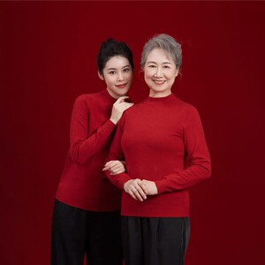 影楼摄影新款全家福主题服装家庭装一家六口拍照红毛衣亲子装