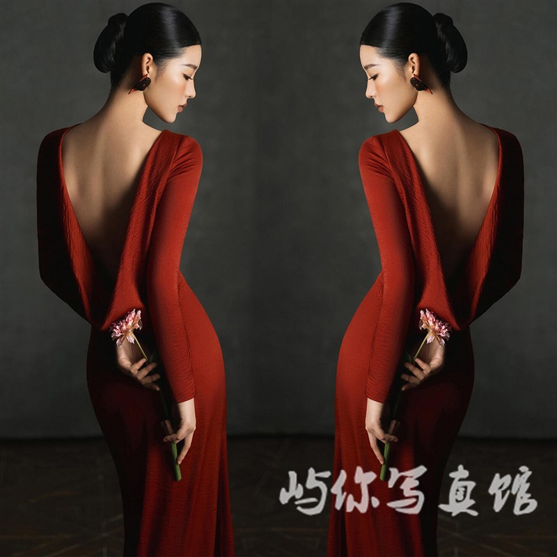 照相馆情侣婚纱照新款复古中式红色高级感国风礼服晨袍艺术摄影服