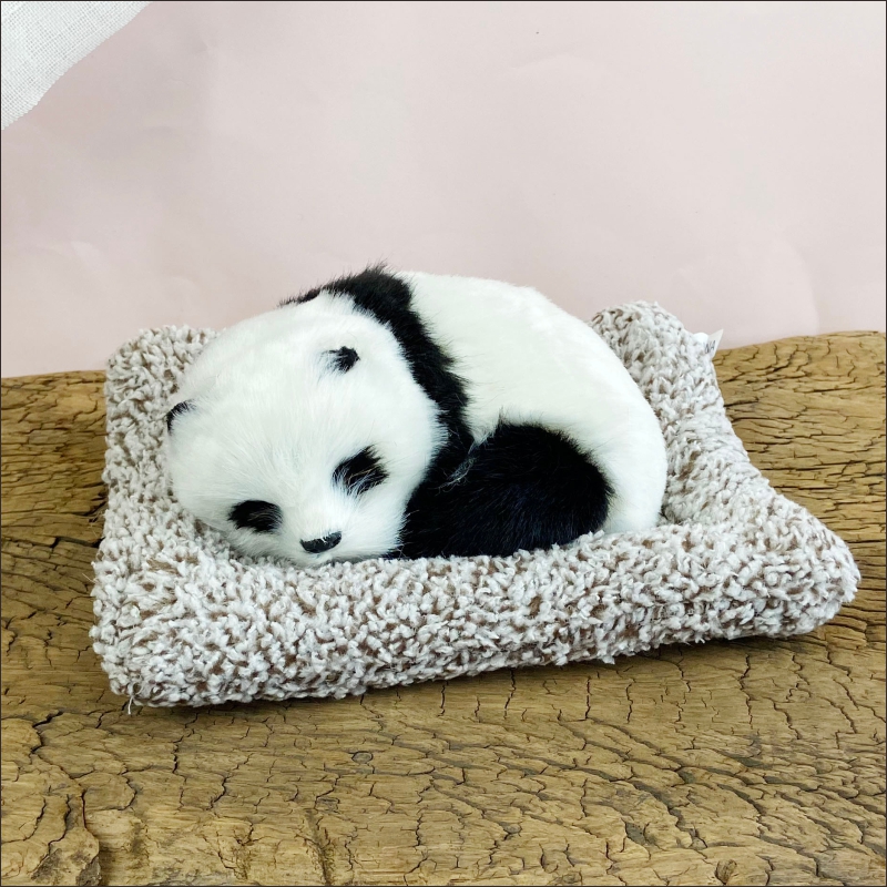 汽车摆件创意仿真熊猫活性炭车载竹炭包家用毛绒玩具室内饰用品