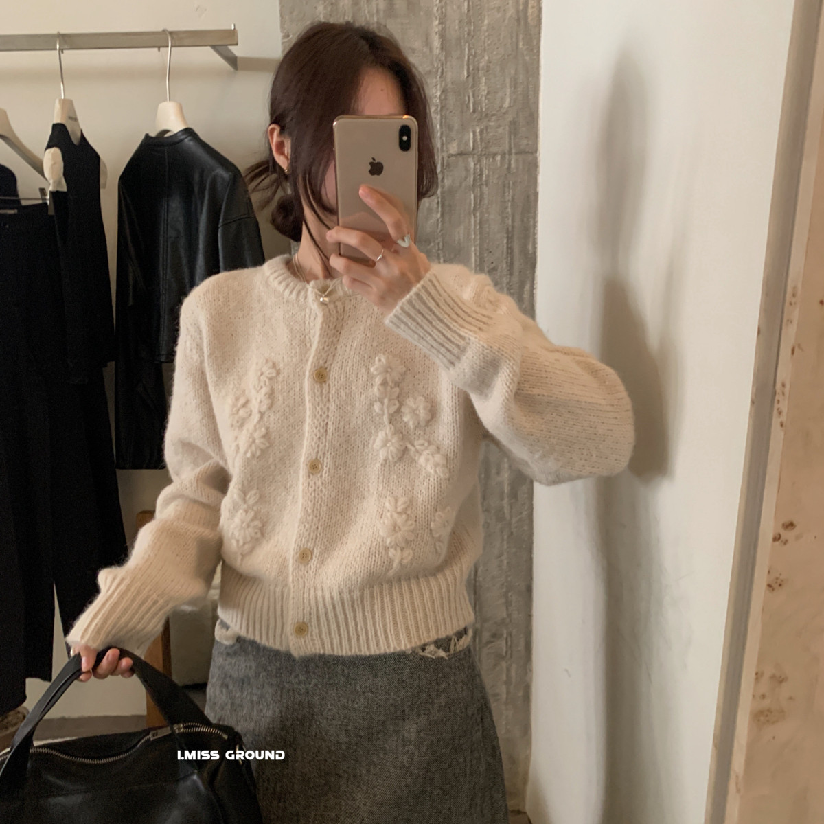 IMISS-爆款花朵刺绣圆领单排扣长袖保暖毛衣（含20羊毛）H991291