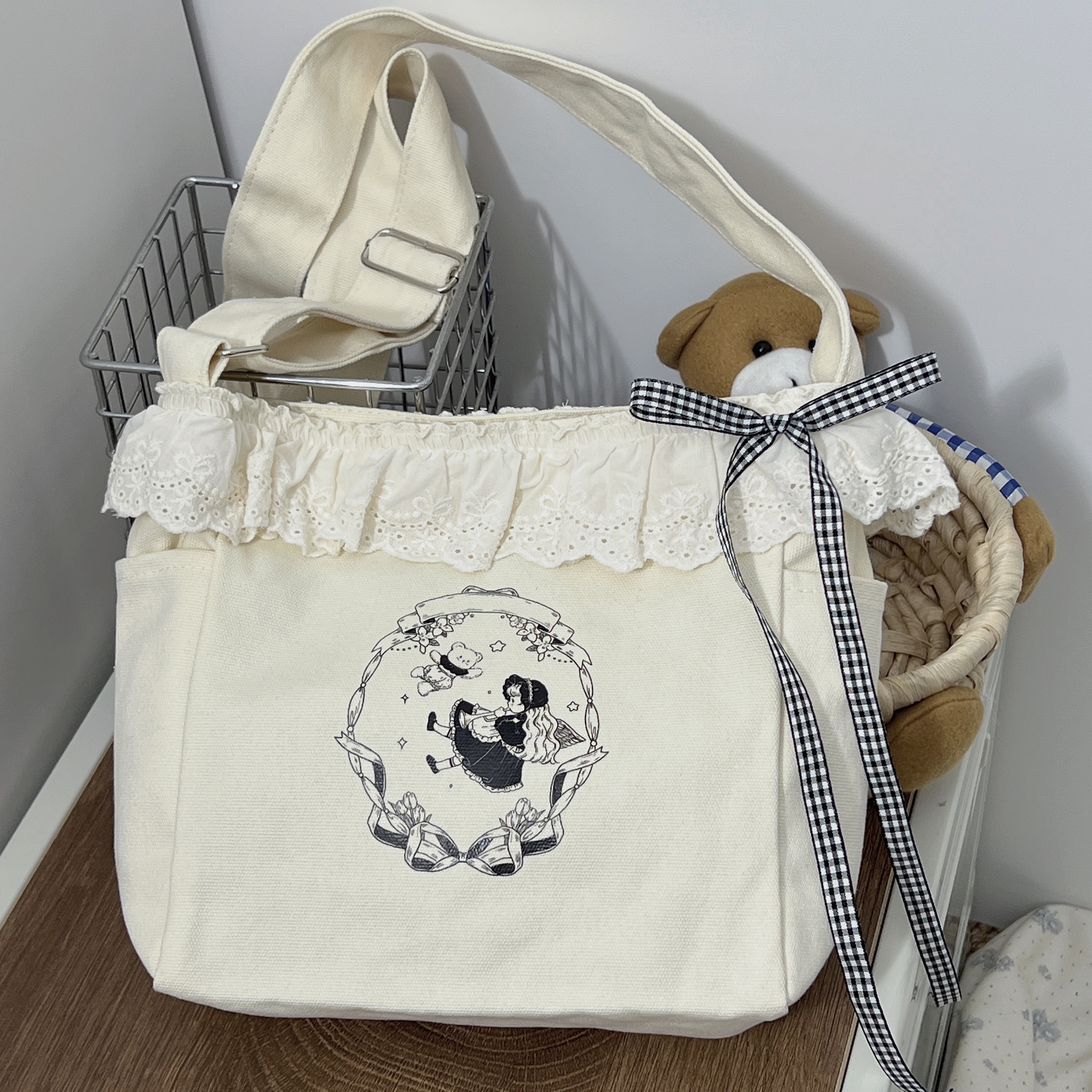 日系复古少女风包包蕾丝花边斜挎包女包秋季新款帆布包百搭小背包