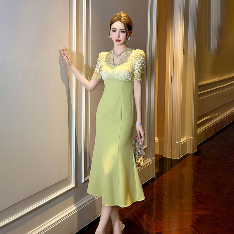 2026夏新款高端名媛气质v领拼接长裙小众轻奢鱼尾礼服修身连衣裙