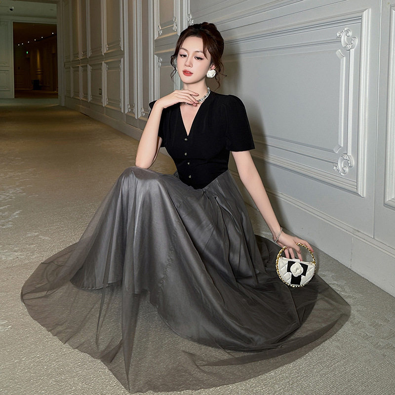 2026夏季新款气质小黑裙设计感网纱连衣裙名媛修身显瘦女款西装裙