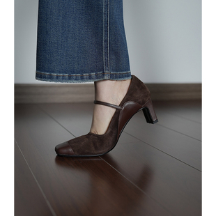 一字扣玛丽珍通勤风小跟鞋 女粗跟中跟鞋 圆头拼接浅口单鞋 Fermina