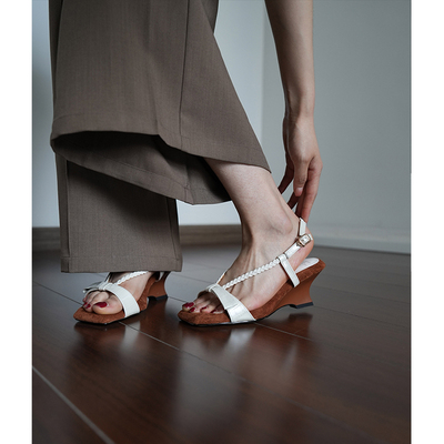 Fermina 小众设计感露趾凉鞋女夏软底时装简约时尚蝴蝶结女鞋坡跟