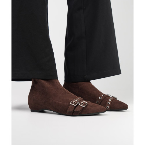 Fermina 尖头皮带扣弹力绒面瘦瘦靴女中跟女靴简约百搭通勤单靴秋