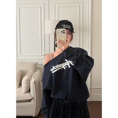 Scout随性满分！sporty休闲运动感时髦girl宽松版斜肩卫衣女夏