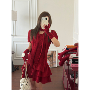 Scout 番茄红绞花大U领小腰精比例连衣裙女带围巾 甜美缪斯