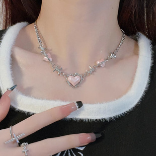 桃之夭夭荆棘粉色爱心项链女可爱少女心夏天甜美锁骨链颈链轻奢
