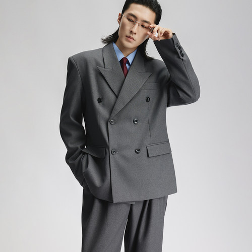 三木公白双排扣休闲西服高级感