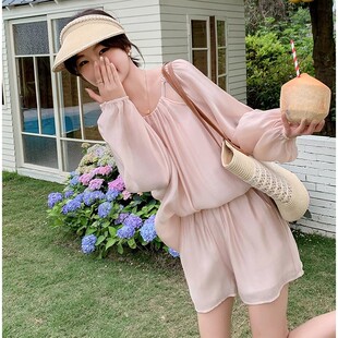 粉色防晒套装女夏季2025新款设计感露肩灯笼袖上衣阔腿短裤两件套
