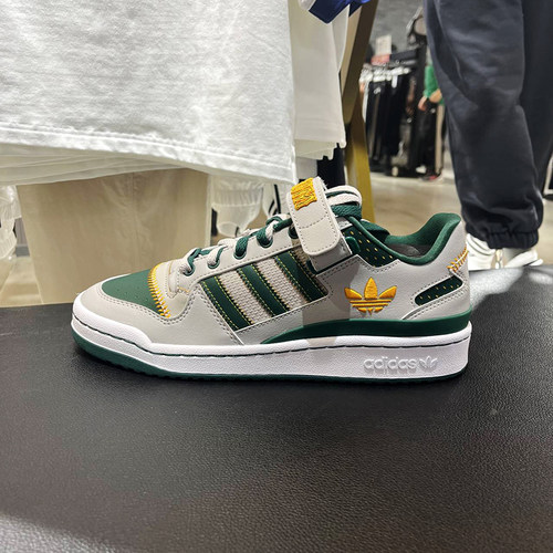 板鞋休闲Adidas/阿迪达斯