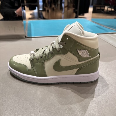 NIKE耐克25春季新款女鞋AIR JORDAN 1高帮篮球鞋板鞋HF4079